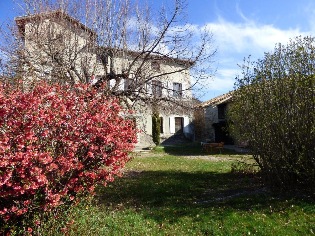 Le Relais Des Baronnies Hotel Montjay  Kültér fotó