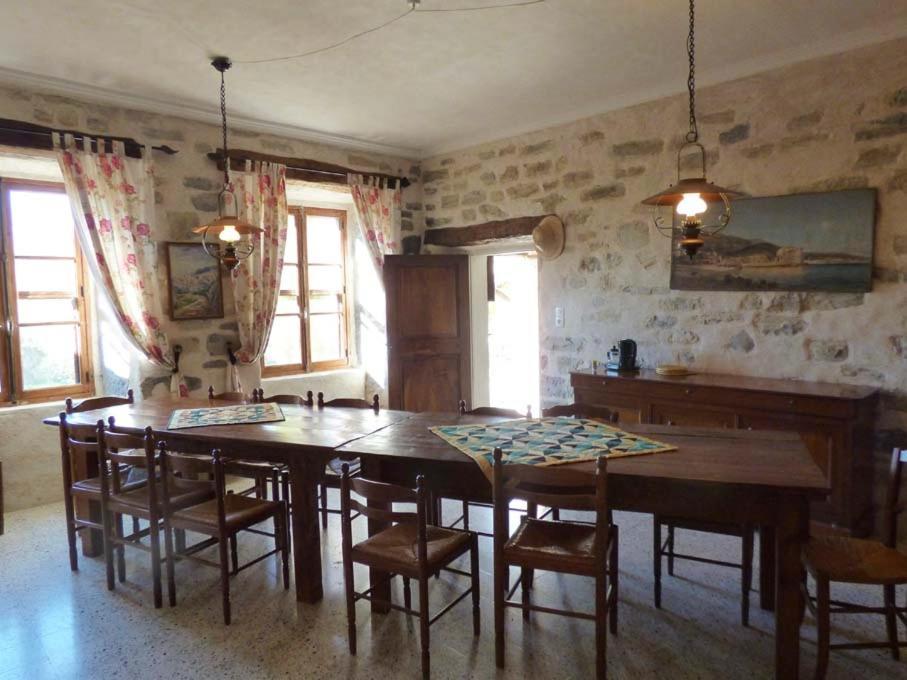 Le Relais Des Baronnies Hotel Montjay  Kültér fotó