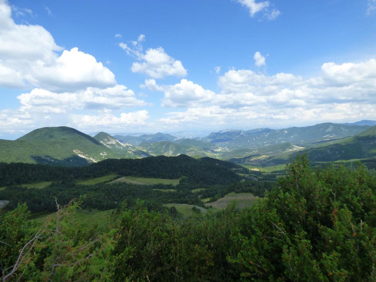 Le Relais Des Baronnies Hotel Montjay  Kültér fotó